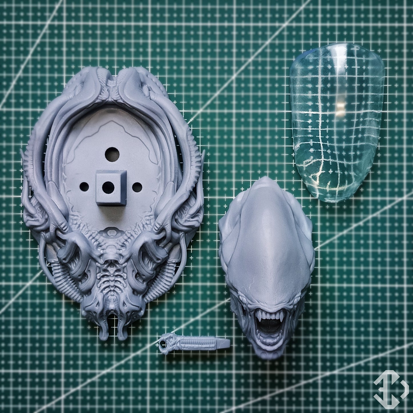 Alien Dog Wall Head